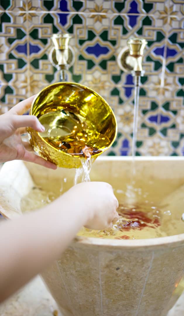 سطل حمام الذهبي الفاخر